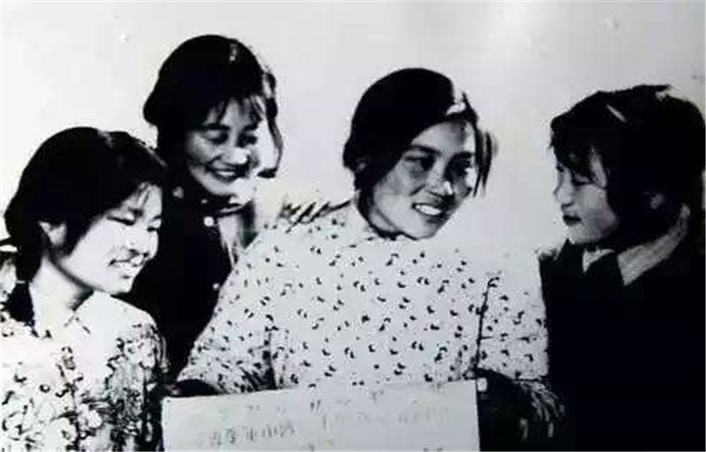 女孩|还记得上交国家10亿钻石的女孩吗获千元奖励后，现今如何