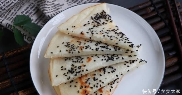 不用|大米别煮粥了,做成懒人早餐,外脆里软,不用发酵,搅一搅就出锅