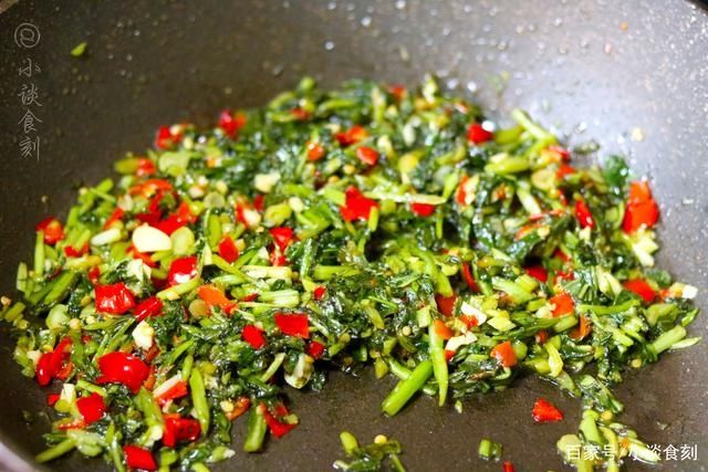 下饭|此菜1元1斤没人买,腌制后价格贵3倍,开胃下饭,放半年也不坏