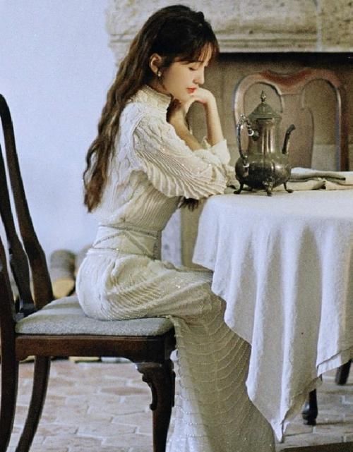 变得|像唐嫣像鞠婧祎就是不像自己，她的脸变得是连林俊杰都认不出