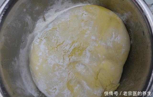 简单|南瓜饼的美味新吃法，不蒸不炸，简单4步就完成，不错的家常美味