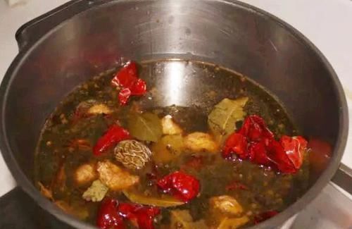  老一辈|老一辈人的卤水秘制配方，作料随意，只要放入这2样，香气四溢！