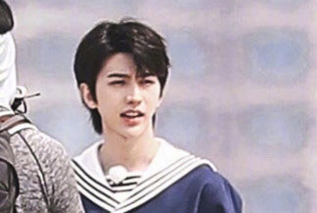  路透|蔡徐坤“海军装”路透，不用精修PS，说只有18岁都不算过分