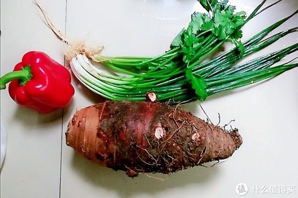 猪皮|芋头焖猪皮,多加这一物,上桌很抢着吃