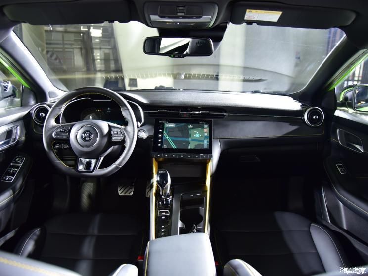 新车|名爵6 PHEV在成都车展亮相 运动外观引人瞩目