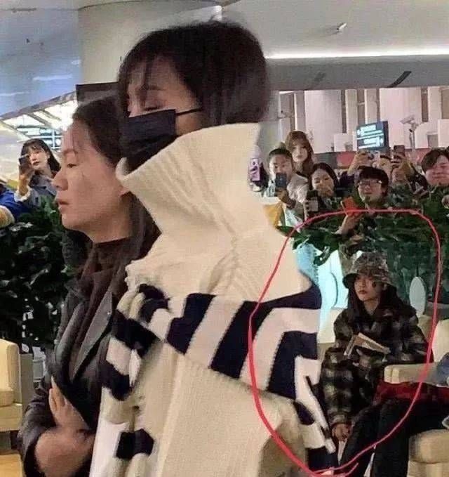 大战|郑爽与吴宣仪的粉圈大战，只因撞衫一件毛衣，引发无妄之灾