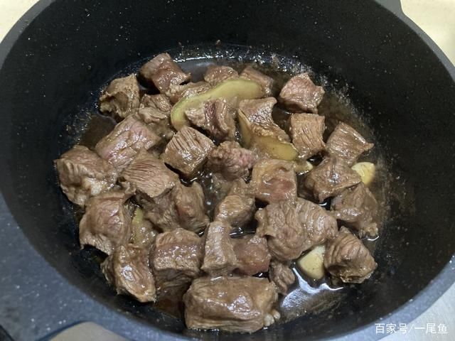 营养|秋天遇到这肉别手软,营养极高,炖一锅好吃到汤汁都不剩,太香了