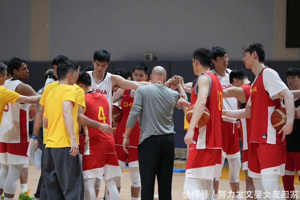 中国男篮世界杯阵容预测：归化球员领衔，崔永熙等青年军或成主力