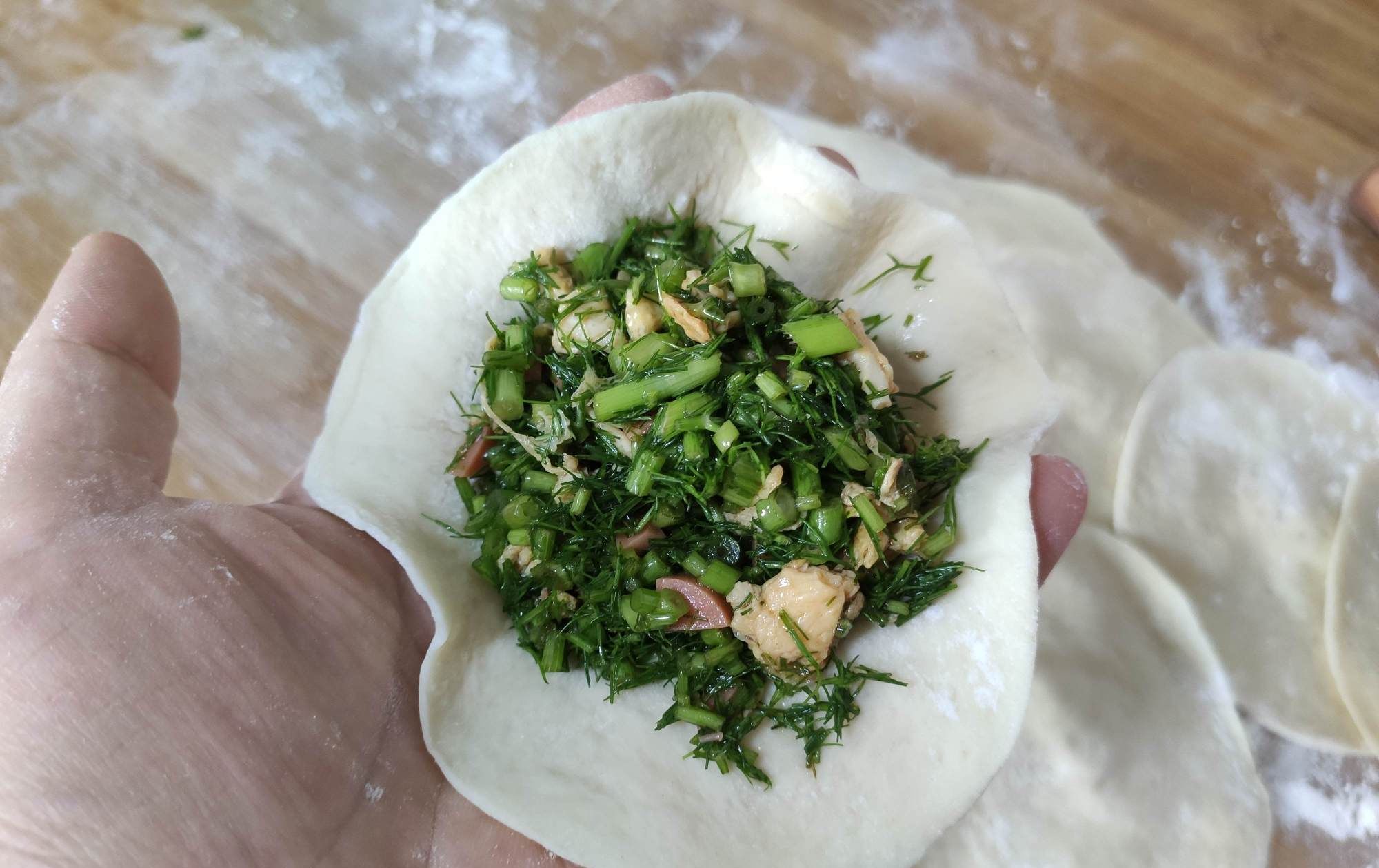  搅拌均匀|夏天吃包子，我最爱这馅，自带清香倍鲜美，一顿吃仨不是难事