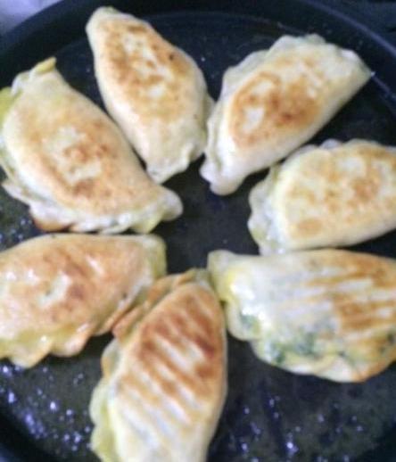 秒杀|冬天男人要多吃韭菜盒子,教你这样做皮薄馅大,绝对秒杀外面卖的