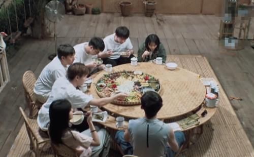  做饭|《向往4》黄磊做饭刚曝造假，毛豆也能凭空出现？网友：真当我傻！