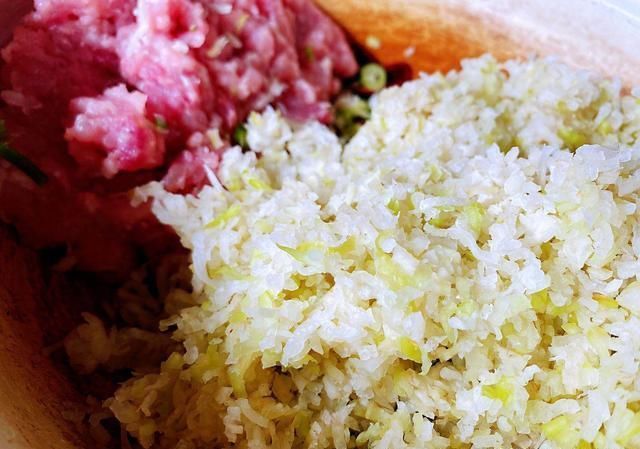 正确|萝卜饺子,做的时候有人焯水有人直接包,都不对!这样才正确