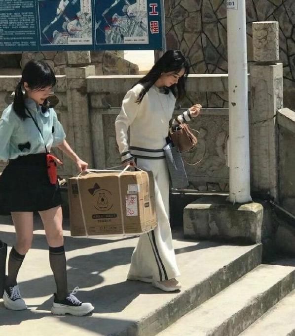  嘉宾|《中餐厅》嘉宾爆料：张亮做饭难吃，明星真人很普通，人均消费1700？