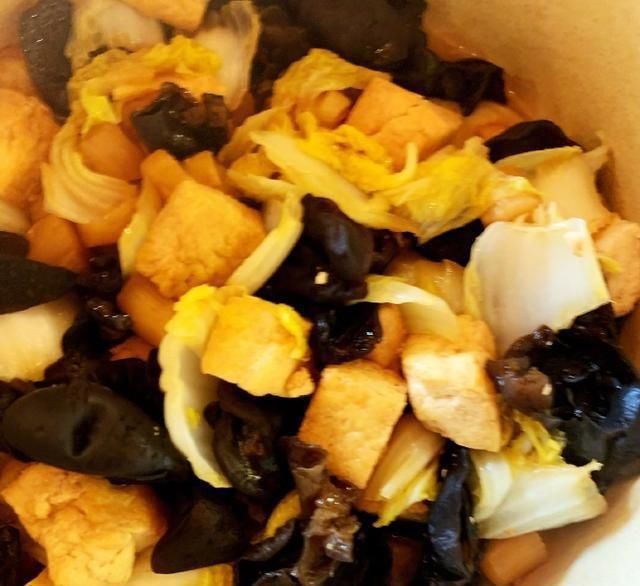  两道菜|黄磊随手晒晚餐，看到其中的两道菜，网友们纷纷为他点赞，来看看