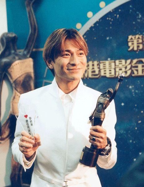 复工|复工后率先宣布进军贺岁档！《拆弹专家2》凭什么？