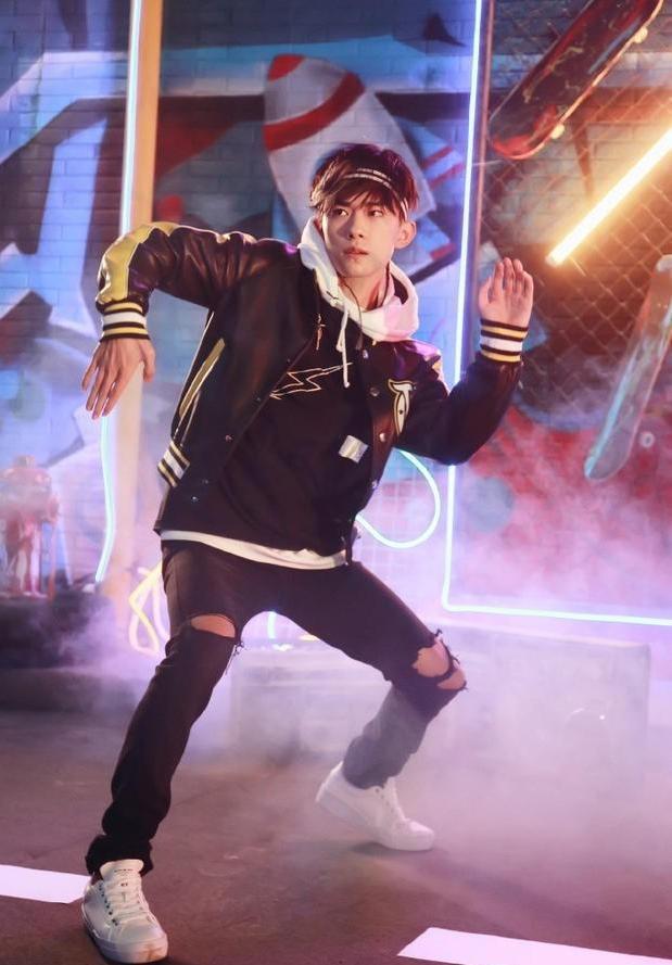  街舞|缺席两位巨星，原以为《这就是街舞》陷入低谷，他的加入迎来生机