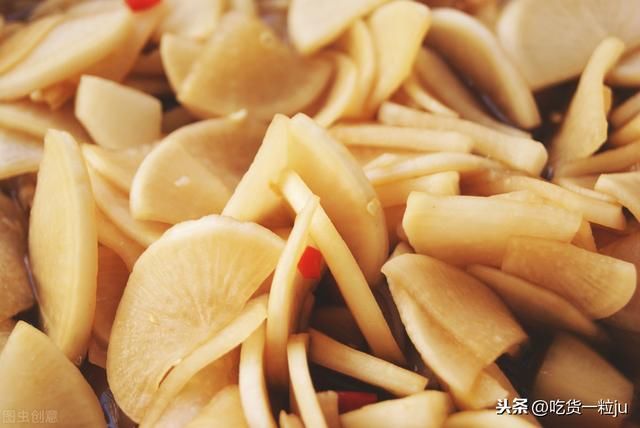 洗干净|腌萝卜时,万万不可直接放盐,顺序对了,萝卜酸脆更入味