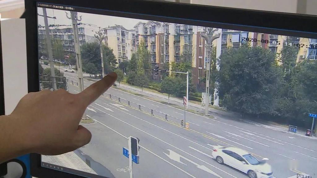  现金|男子入室偷2万现金！结果.