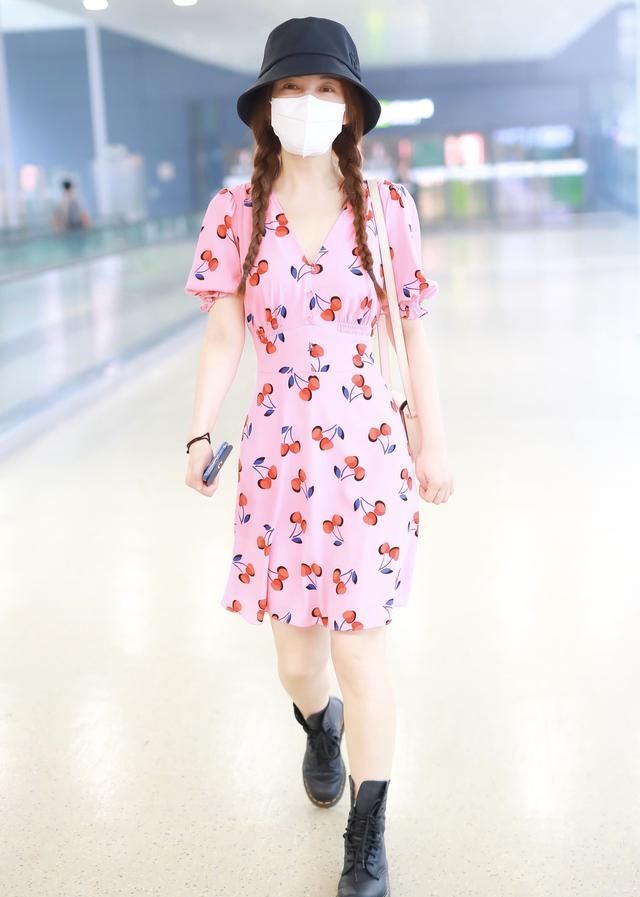  搭配|37岁的吴昕，其实很有女团范儿，黑白小礼裙造型太甜美