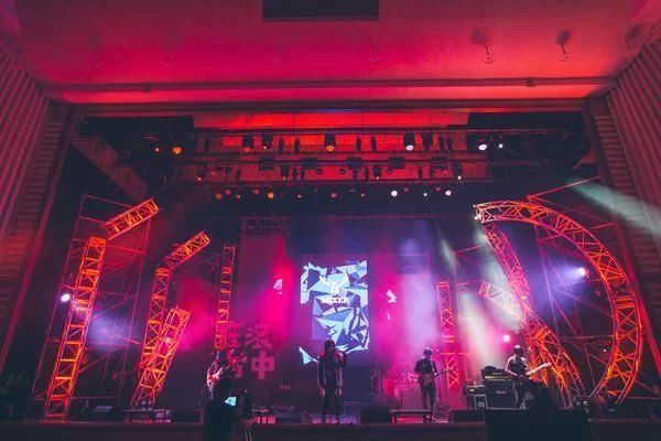  应战|告五人风光入围金曲4奖！　开唱“吃水煮餐数月”应战