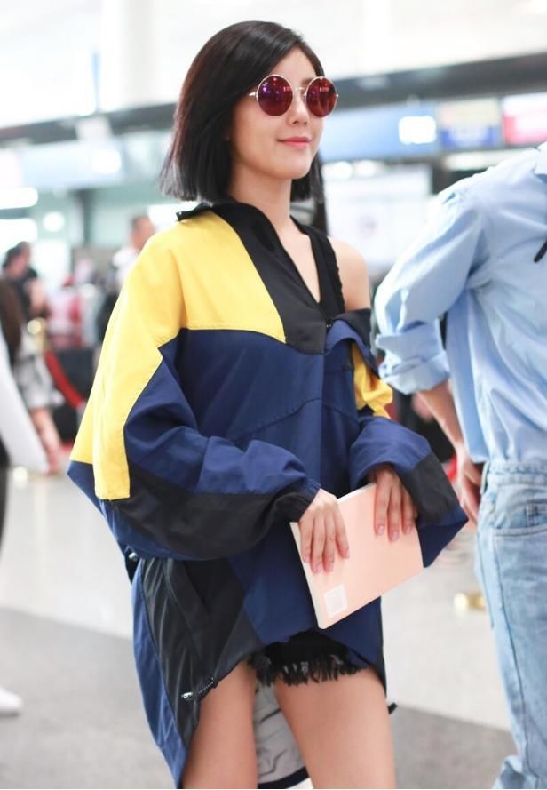  好身材|宅男女神赵奕欢穿健身装，蜜大腿好身材太优越了，这身材谁有？