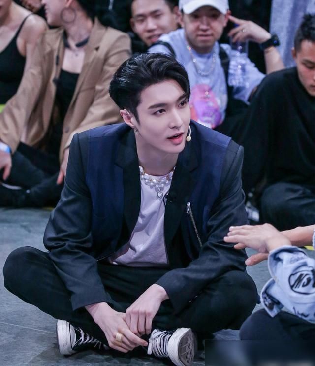  辛苦|《这街》王一博赢过王嘉尔，却输给张艺兴，网友：钟汉良辛苦了