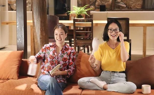 刘雯私服|周迅刘雯变综艺咖 我却种草了她们的“佛系”穿搭