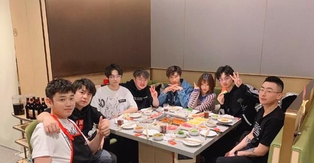 下午|月光七夕上午官宣四年女友,下午便分手,称两年内不恋爱只追梦