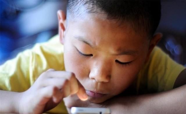  李先生|15岁熊孩子10天打赏主播近50万元！还偷删消费记录：这娃还能要吗