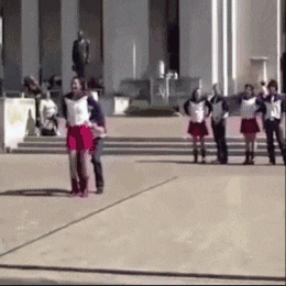 才能|搞笑GIF：哥们，你这样锻炼的方式不对啊，是谁教你的要吃饱才能锻炼减肥的啊