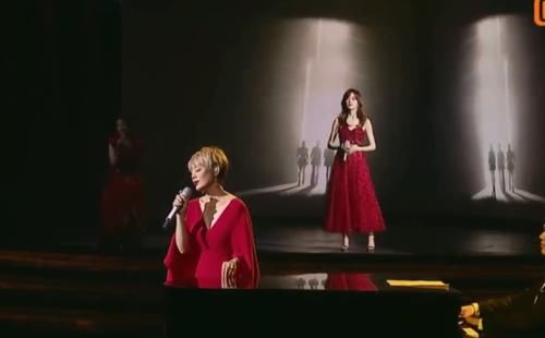  姐姐|《乘风破浪的姐姐》：一场不公布冠军的比赛还能叫总决赛？