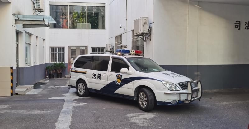 清晨|亲历法官执行：清晨6点多老赖从睡梦中被叫醒，听说要拘留马上拿出50万还钱