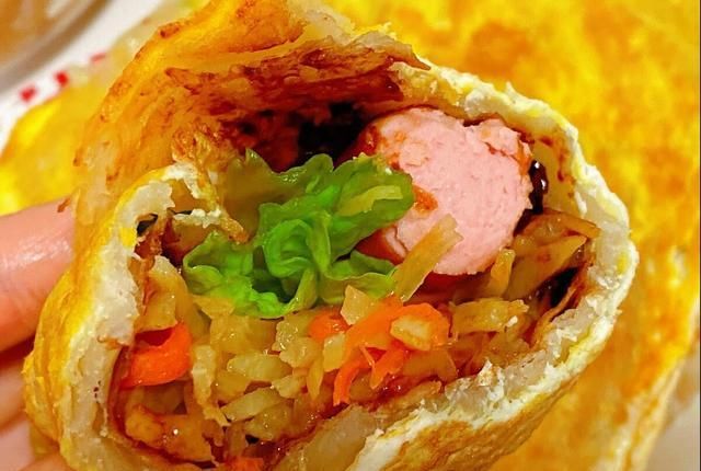 灌饼|在家学做鸡蛋灌饼,只需一个小技巧,个个松软鼓大包