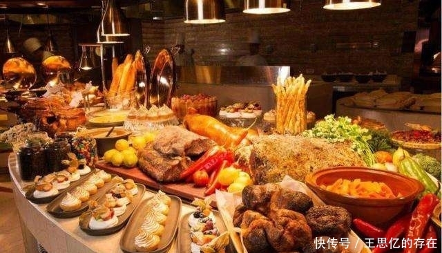 自助餐厅|肯德基开第一家自助餐厅,红酒炸鸡随便吃喝,网友:值得一试!