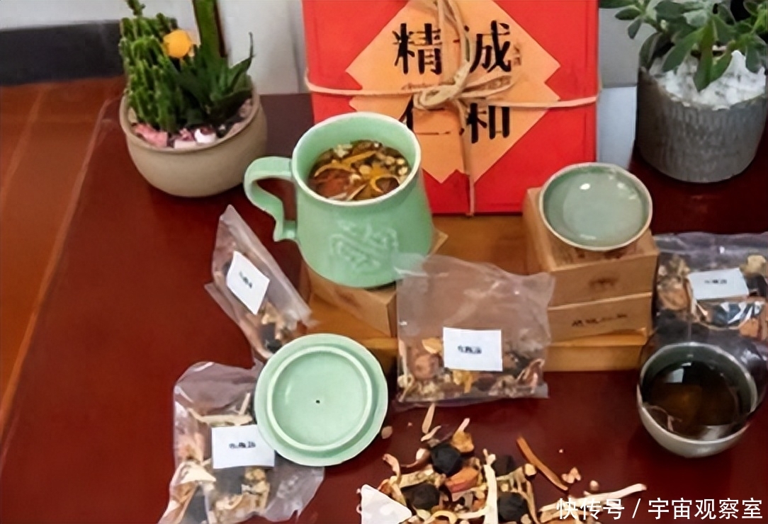 纯中药古法酸梅汤(“中药版酸梅汤”走红 年轻人中医养生觉醒了？这是另一种形式的文化自信！)