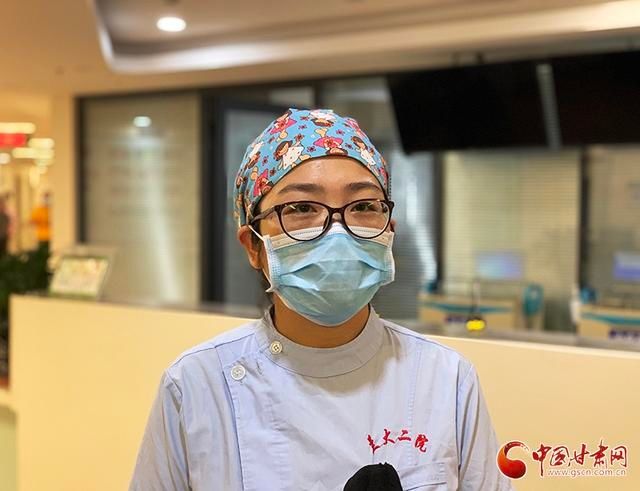 路过|兰州一男子突发心梗倒地 路过女护士跪地施救抢回一命