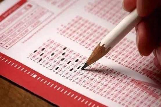  高考|高考撕掉别人答题卡的女生，成绩曝光了，她会被原谅吗？