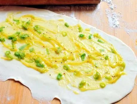  我家|烙饼用热水还是冷水？教你做法，烙饼放凉也不硬，我家隔三差五做