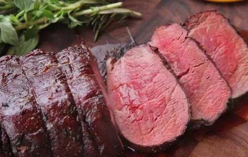 为啥|同样是牛排，为啥外国人一块就能搞定，而中国人一大盘都吃不饱？