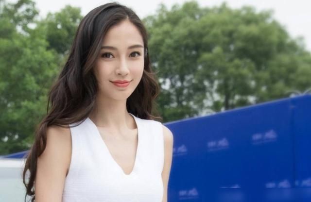  玩游戏|杨颖到底多爱玩游戏？为了在泥潭中玩的尽兴，她真把妆全卸了