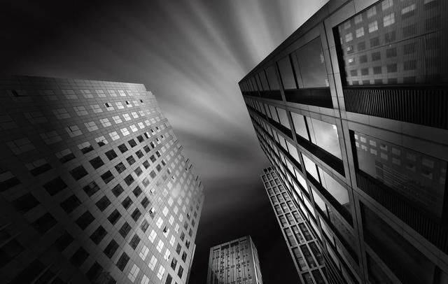  同期下降|净利润下滑，对赌压力大，华夏幸福还能幸福吗？