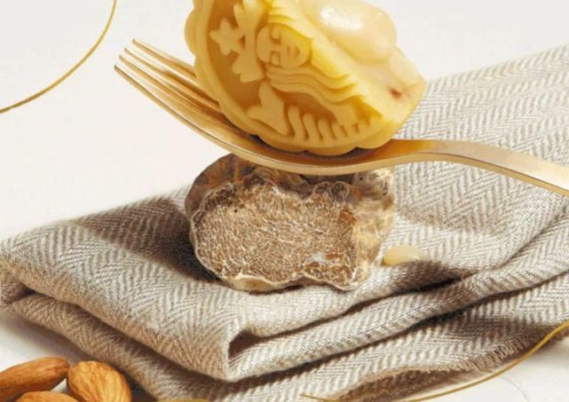  疯狂|燃到不敢认！国货品牌月饼太美了，连老外都要疯狂搞代购