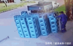 大爷大妈们|你们跑步开户进股市的样子,着实吓到我了