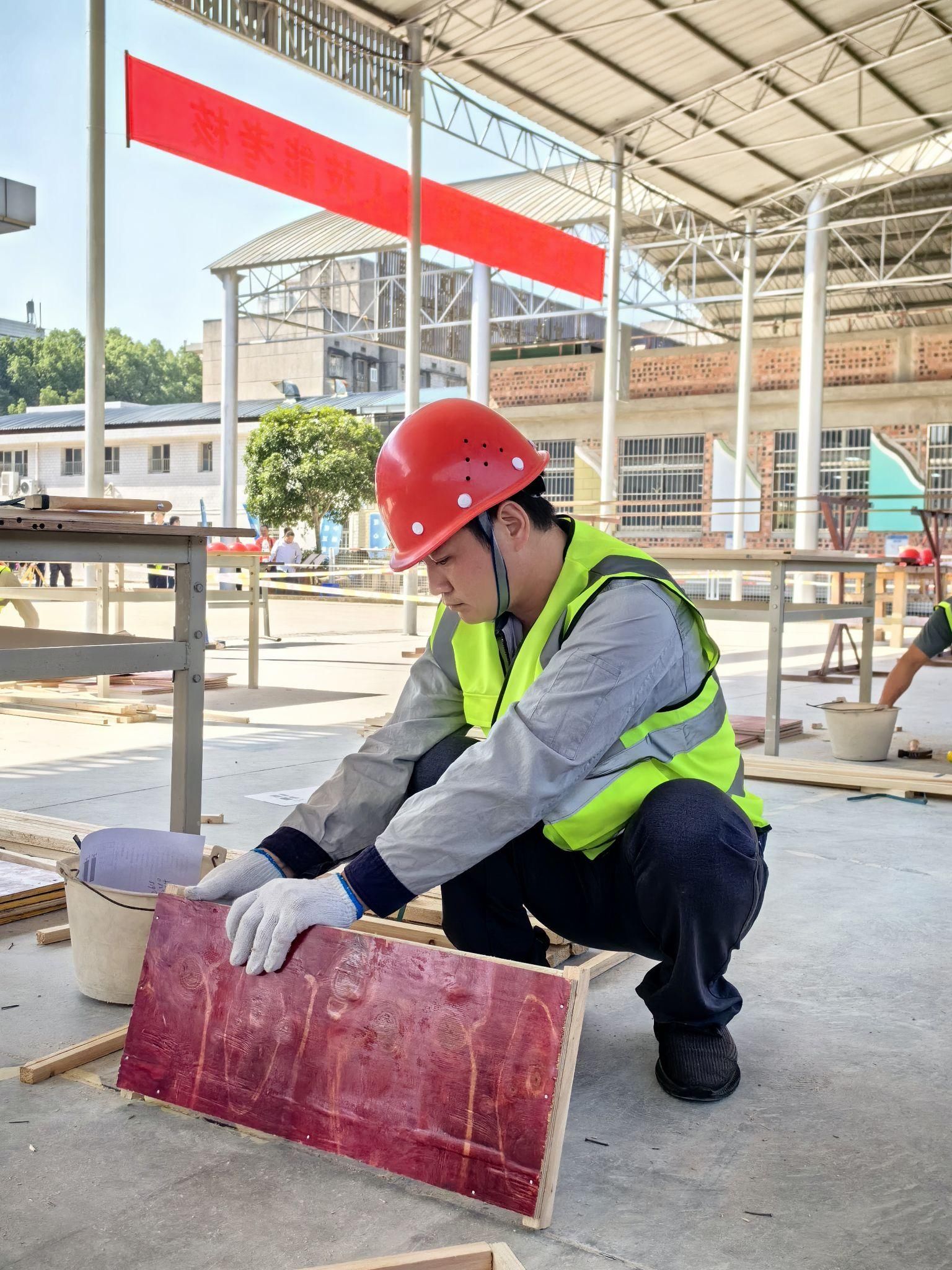 央企中国中铁香港来长沙招工了，最高月薪50000港币