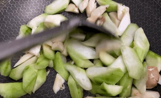  必吃|夏季我家必吃的消暑降火美食，三高肥胖人群放心吃，强烈建议收藏??