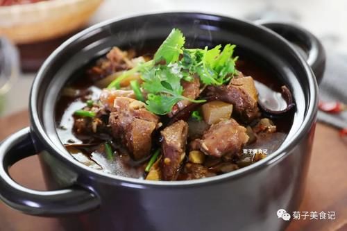 啤酒|秋天，是吃鸭子的好时节，教你做魔芋啤酒鸭，香味扑鼻，全家点赞