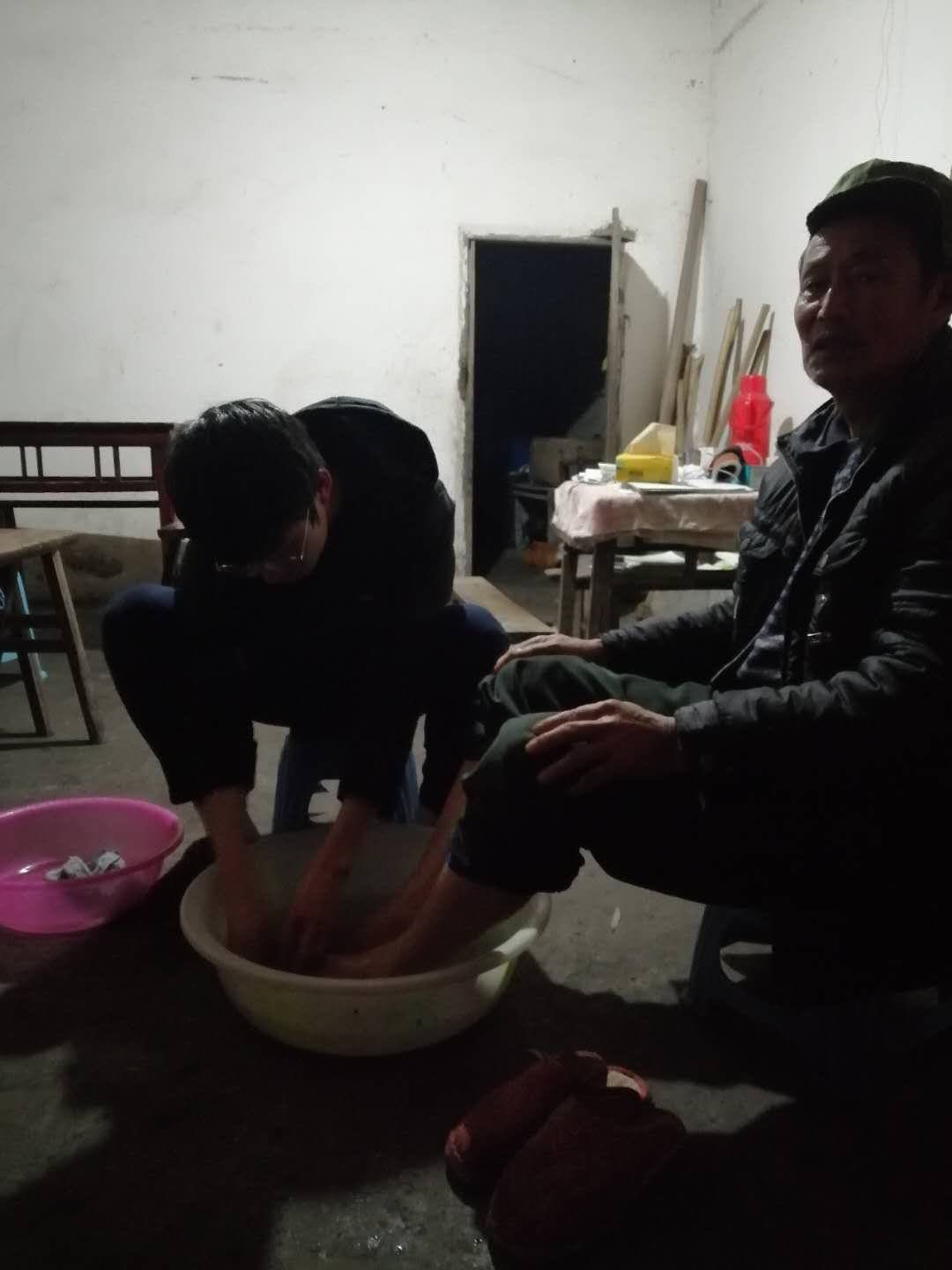 爷爷奶奶|父母“不在” 跟爷爷奶奶相依为命的阳光学子刘成才高考考了677分