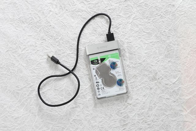 中国|告别MacBook小容量,网友:中国技术让库克泪流满面,这操作香