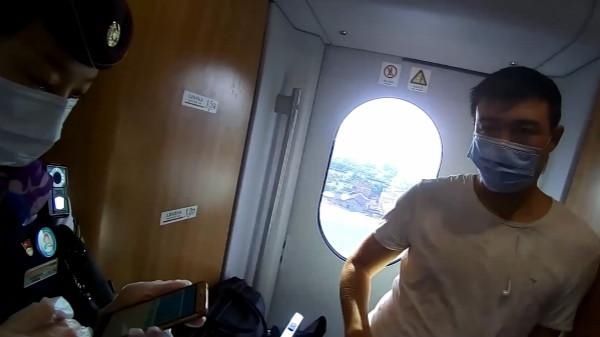 限乘|男子列车吸烟被处500元罚款并限乘180天