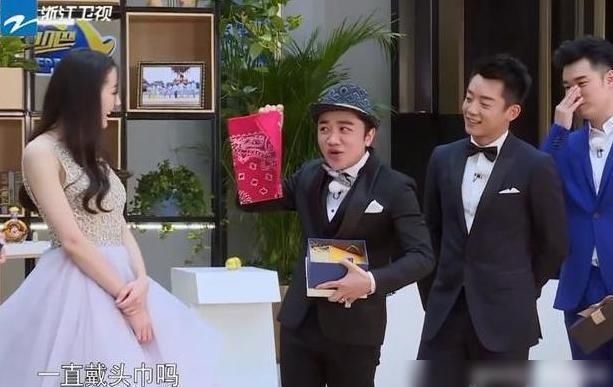  奔跑吧兄弟|王祖蓝在《跑男》戴头巾，在别的节目却不戴，这是为什么？